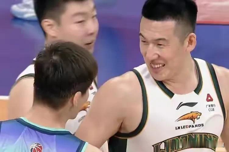 说一说辽宁男篮的付豪吧，怎么球队耻辱输球他还能笑得出来，大概率是这个原因！昨晚