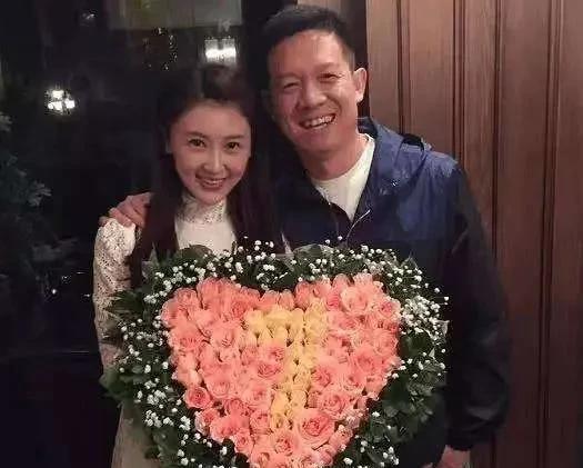女演员甘薇宣布离婚，否认拿了贾跃亭40亿！5月14日，女演员甘薇在社交平台发文