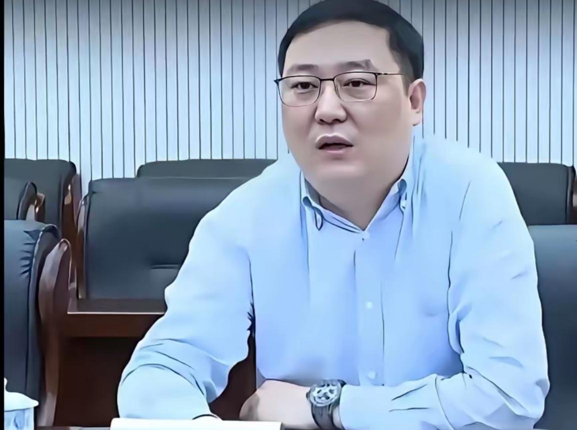 我最想不通的人，就是董卿了。明明可以自己活得很好，偏偏嫁了这么一个人，如