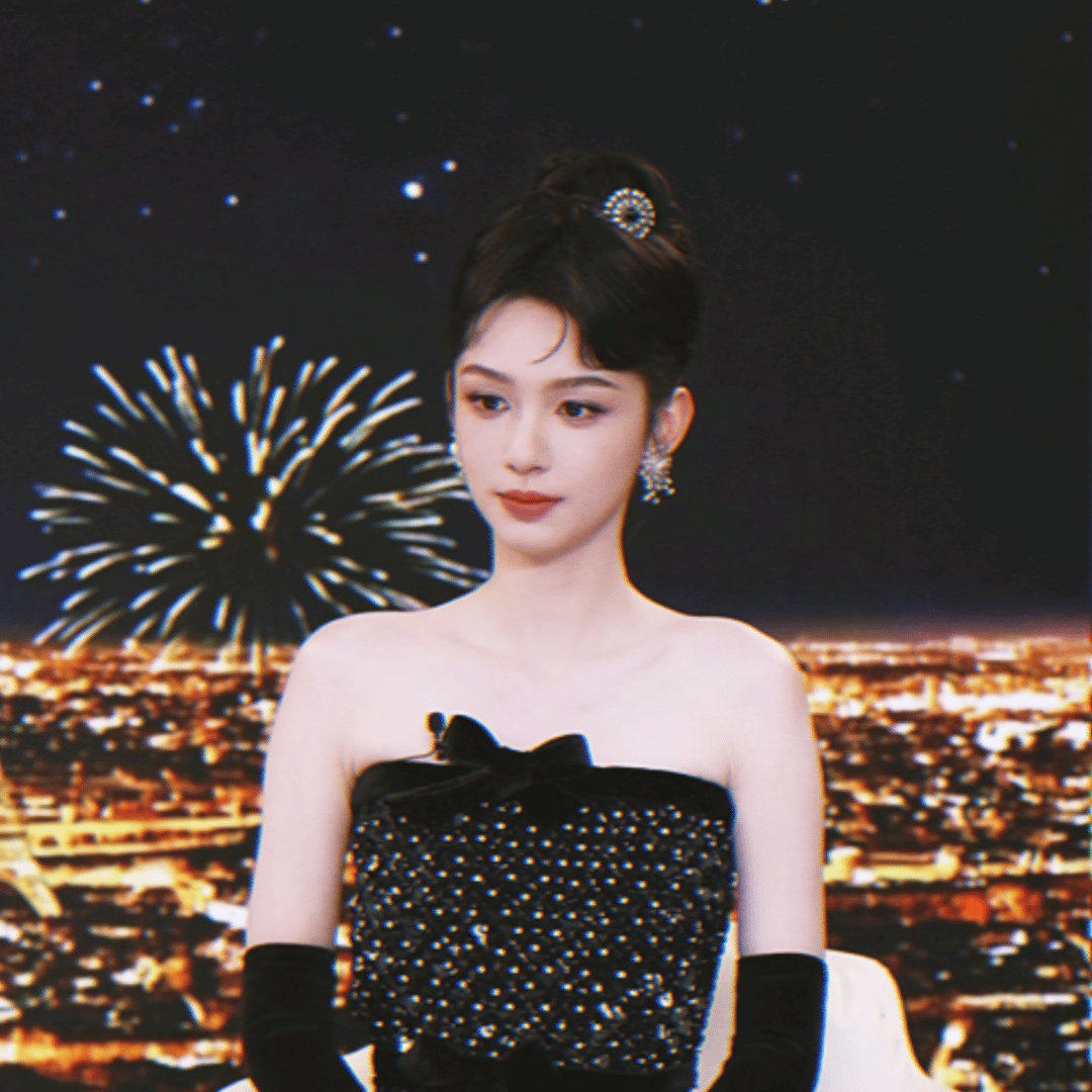 周也今日活动，颜值状态如何？