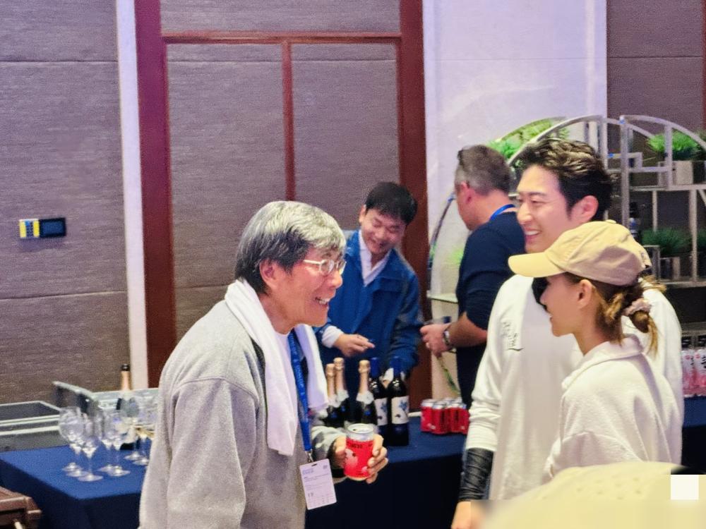 窦骁，这张嘴真是太严了！谁敢相信，豪门赘婿这碗饭他不但凭实力吃上了，最重要