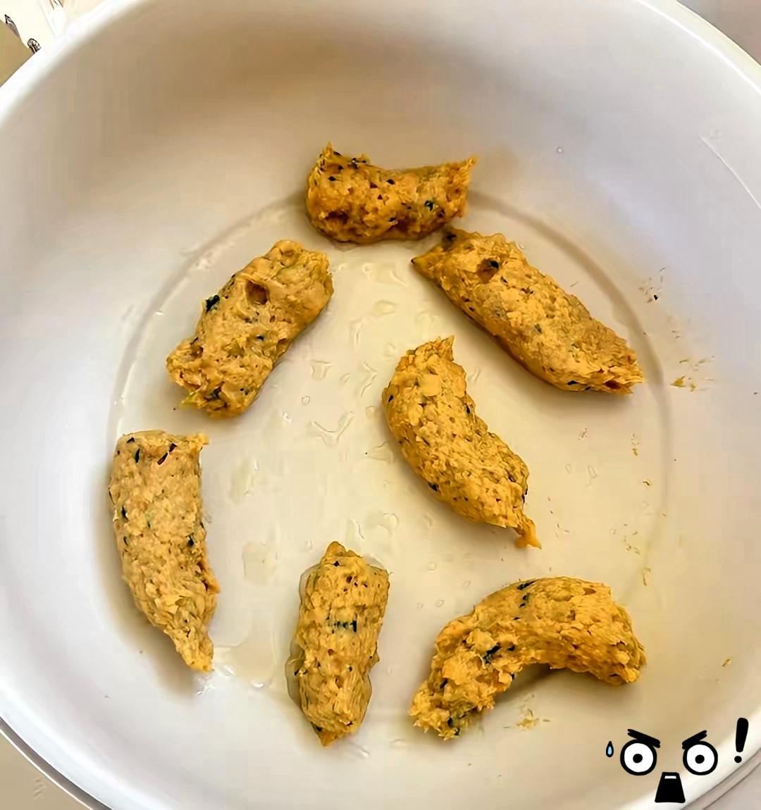 朋友8000块请的育儿嫂做的辅食能让人看吐？这事儿真给我整懵了！育儿嫂