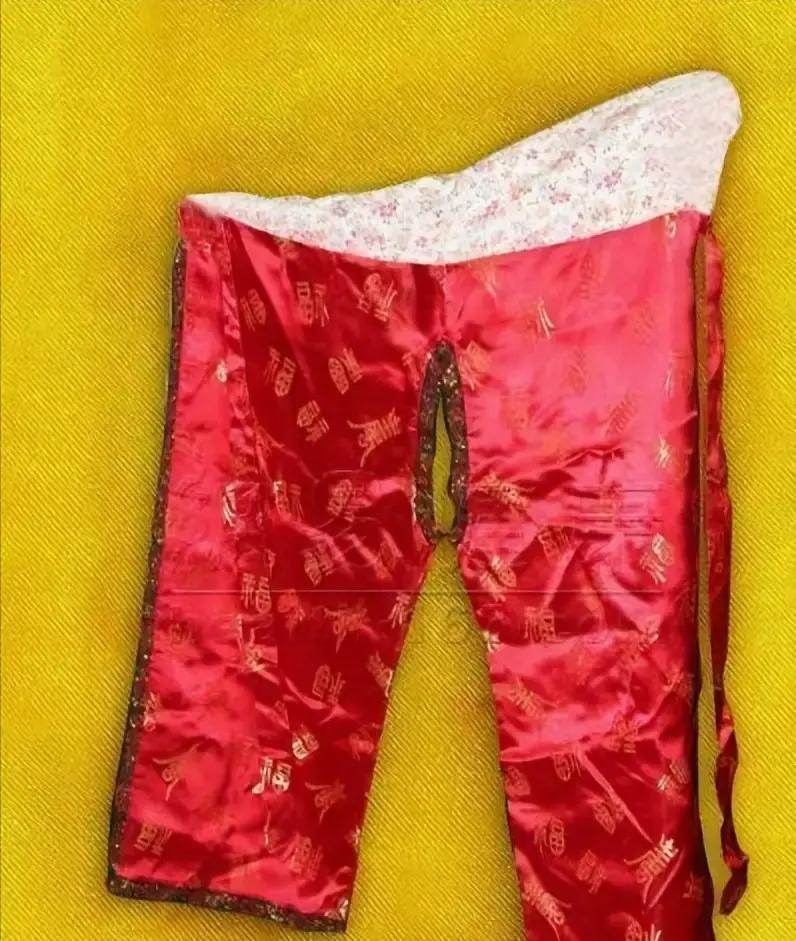 古代豪门里那些看似光鲜的通房丫头，为什么一年四季都被强迫穿着开裆裤别被现在