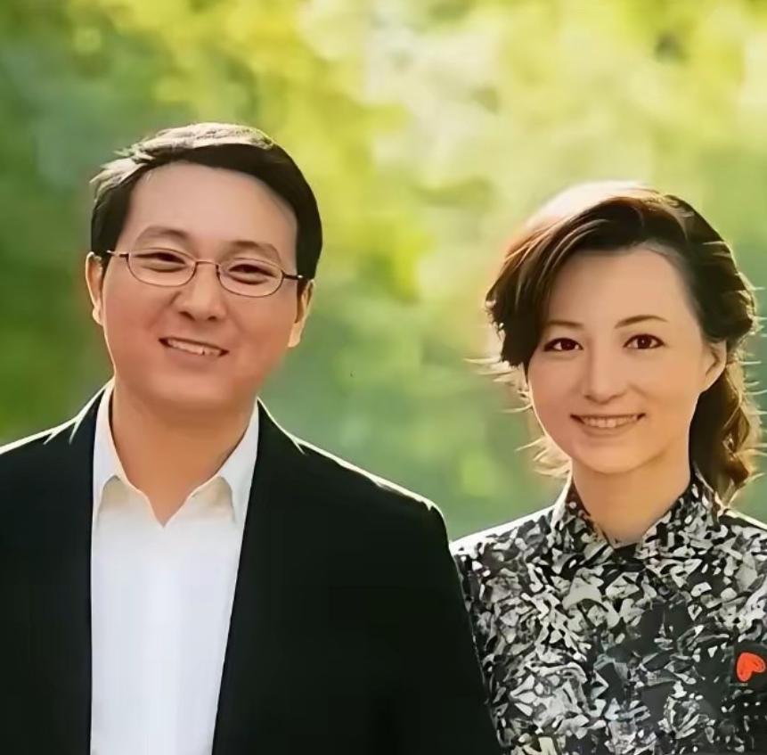 密春雷这辈子值了！已经是47岁的密春雷，曾经也是商界风云人物，如今却负债百亿，