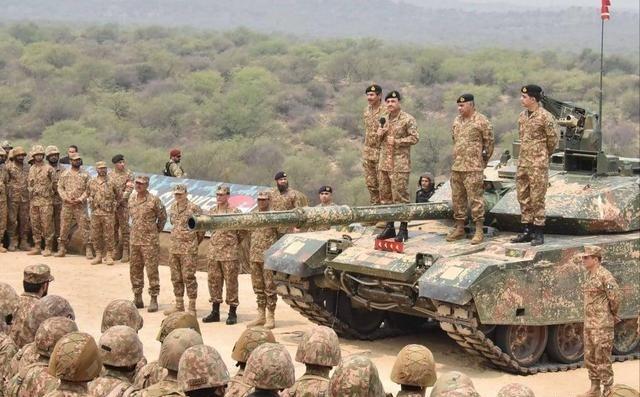 印度和巴基斯坦的冲突可能是一个阴谋！有人想借印巴动手，来“试驾”中国的武器系统，