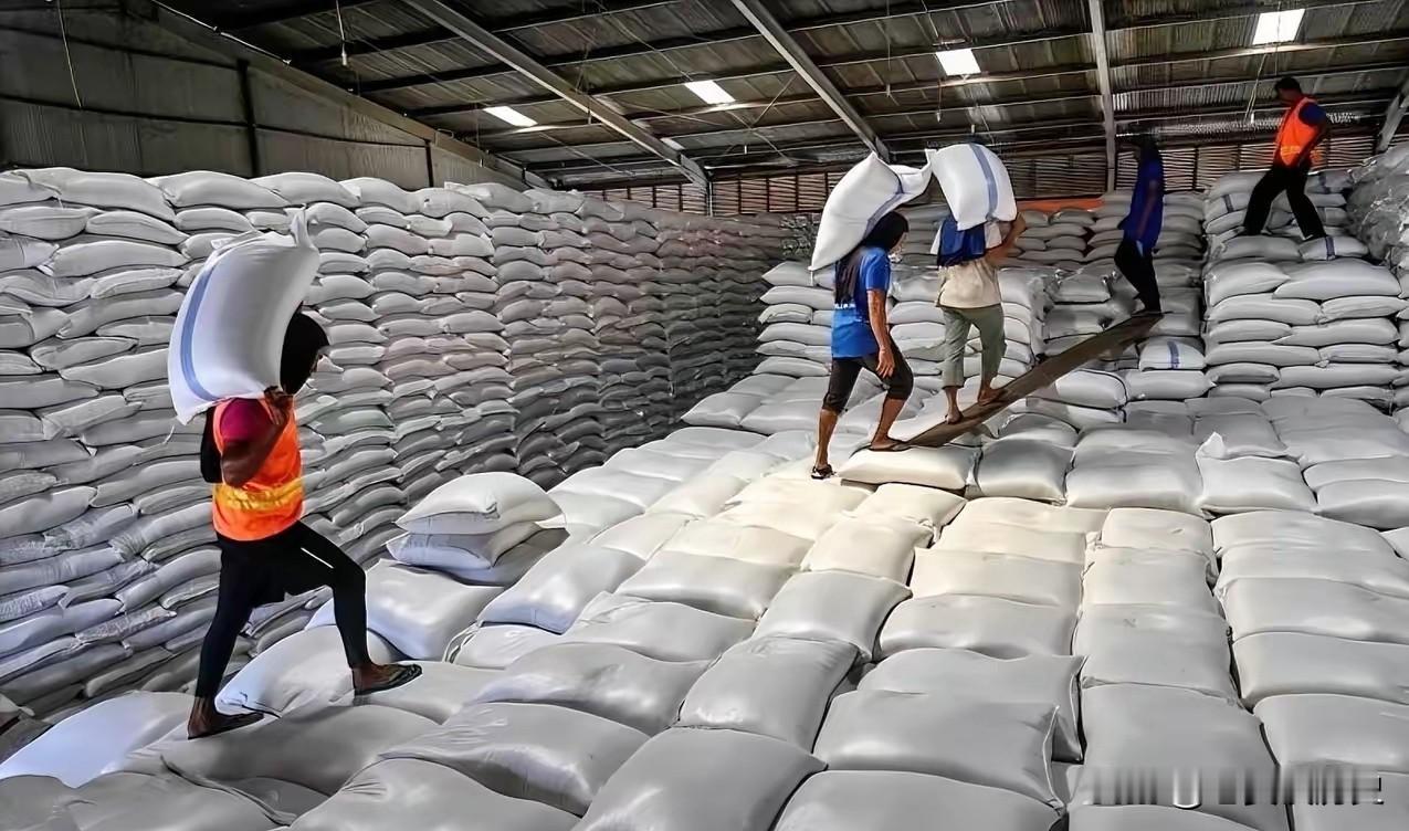 当地时间2月25日，印度尼西亚宣布开始推介以离岸人民币计价的债券，在财政状况引发