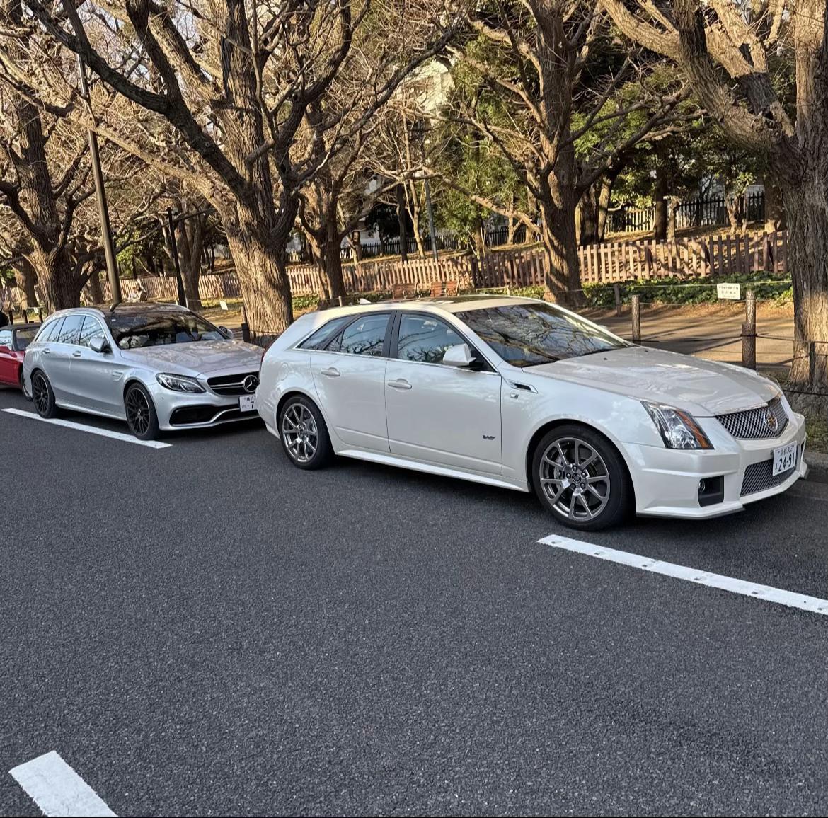 你觉得哪个组合更帅！🚗。我的答案是奥迪+沃尔沃！