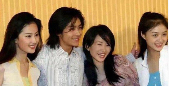 19岁的蒋欣，15岁的刘亦菲，水灵灵的美​​​