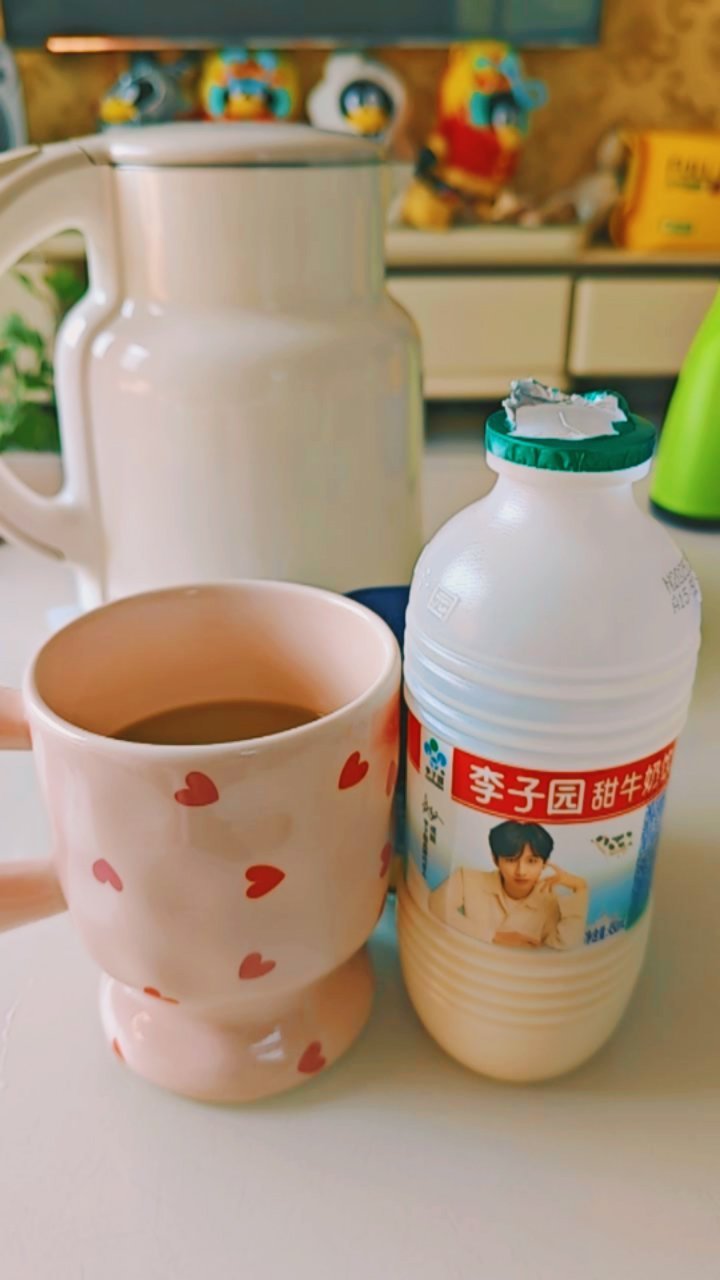 李子园泡咖啡还挺好喝。​​​