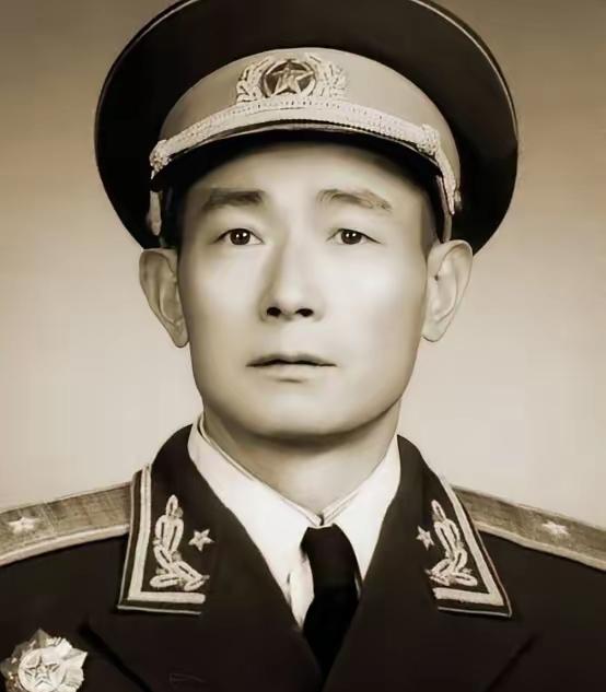 1938年，陈赓把386旅772团1营营长找来，对他说，要升他当团长，营长大喜，