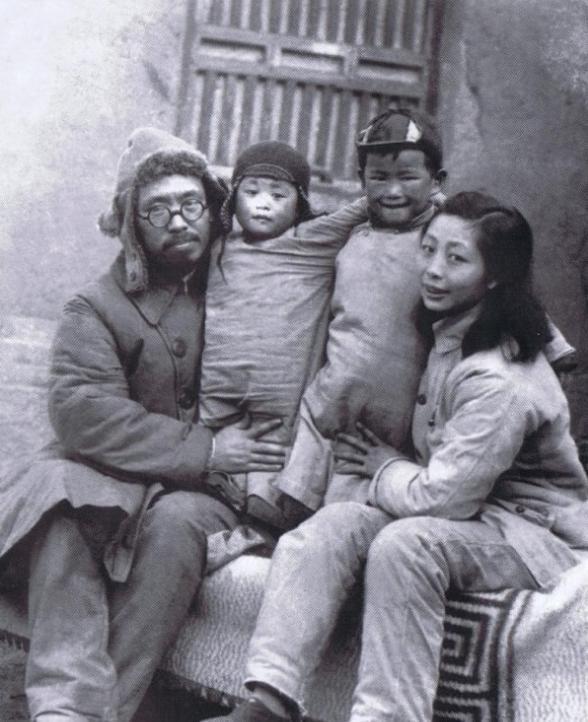 罗荣桓元帅为革命失去了三个孩子。第一个孩子叫罗北屯，1938年出生在延安。因为