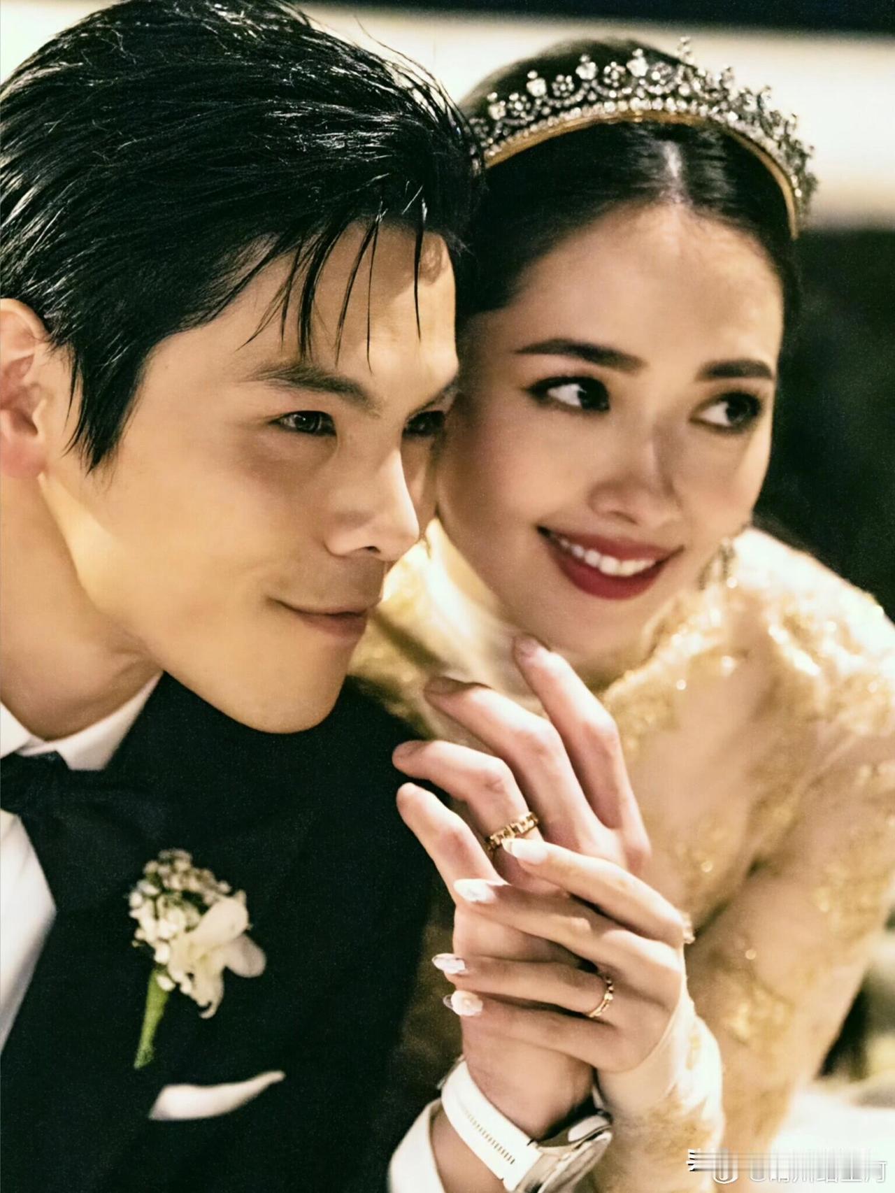 向太学霍震霆没学到全部也算是学到一半了向家没有实业，投资电影时好时坏，是没有