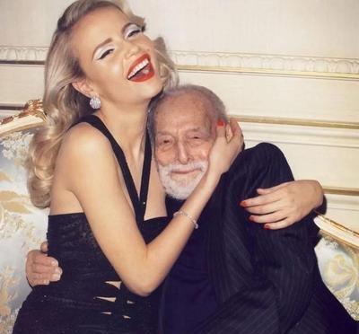 1994年，89岁高龄的石油大亨，娶了26岁脱衣舞女郎，新婚才14个月后，石油大