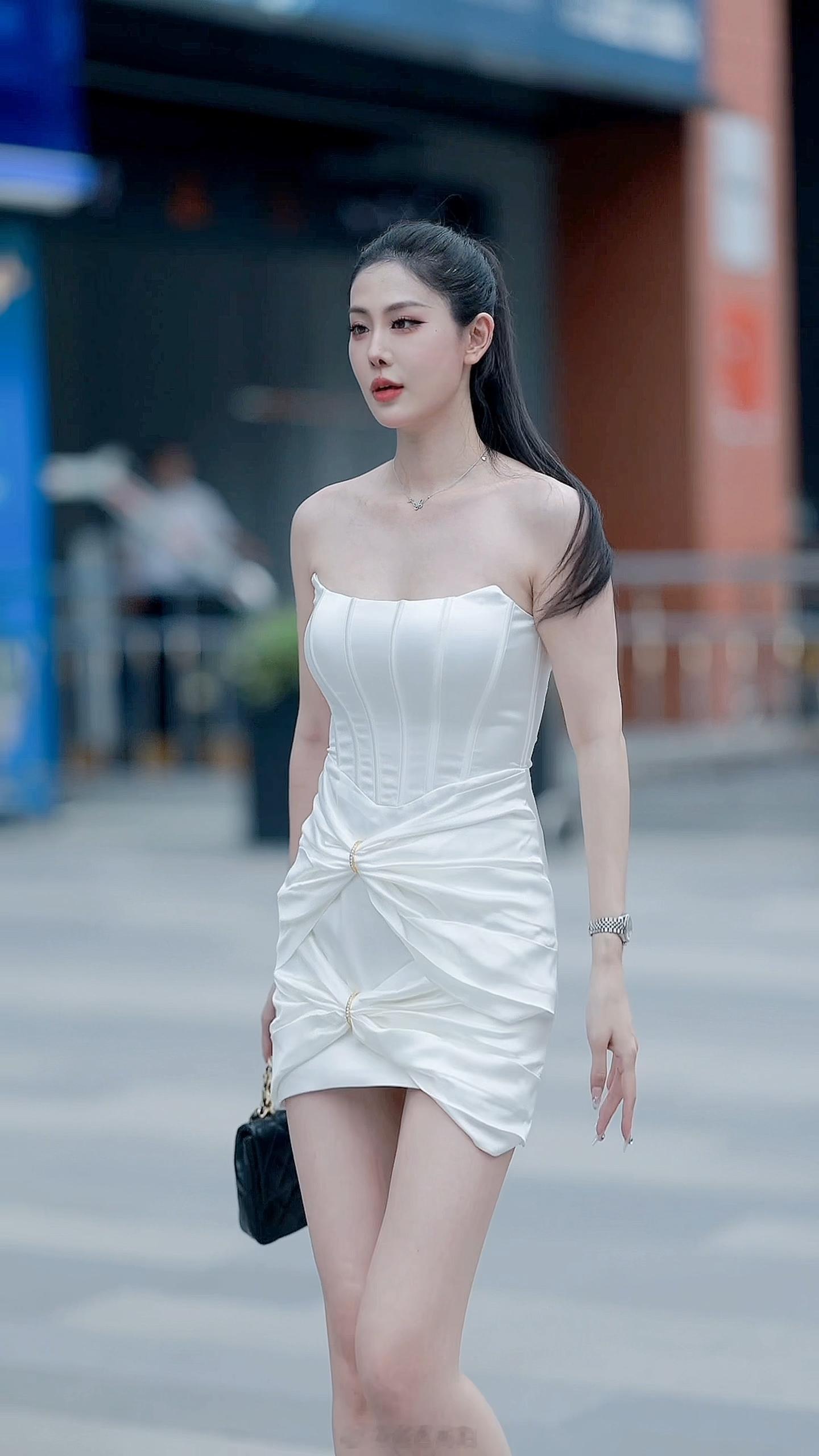 【成都街拍】[玫瑰][玫瑰][玫瑰]丨摄影拍照每日穿搭​​​