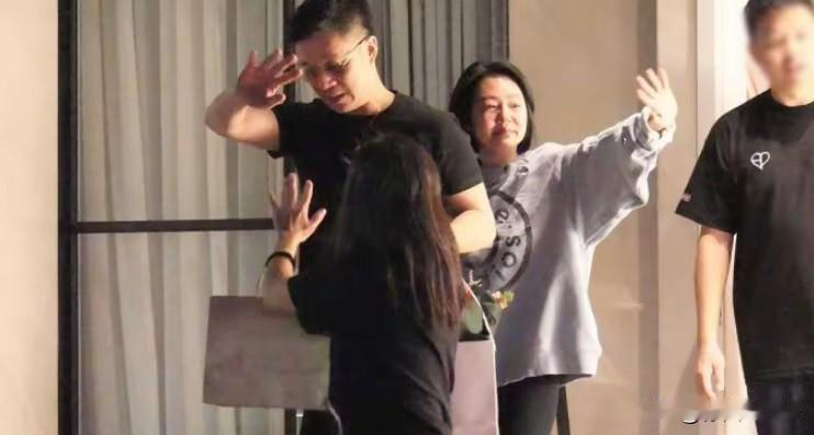 10月22日，妹妹的庆功宴，全家出动！所有人眼睛都是肿肿的，感觉在餐厅里大哭了