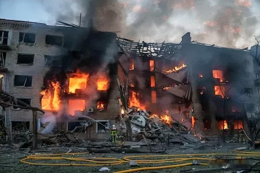 💥⚔️🔥惨烈拉锯！俄乌年度最高强度无人机攻防，全线彻底陷入死局截至20