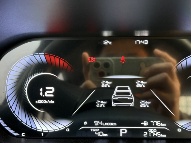 帝豪发动车子转速1200我记得发动车子的时候是700转，800转的样子。怎么今