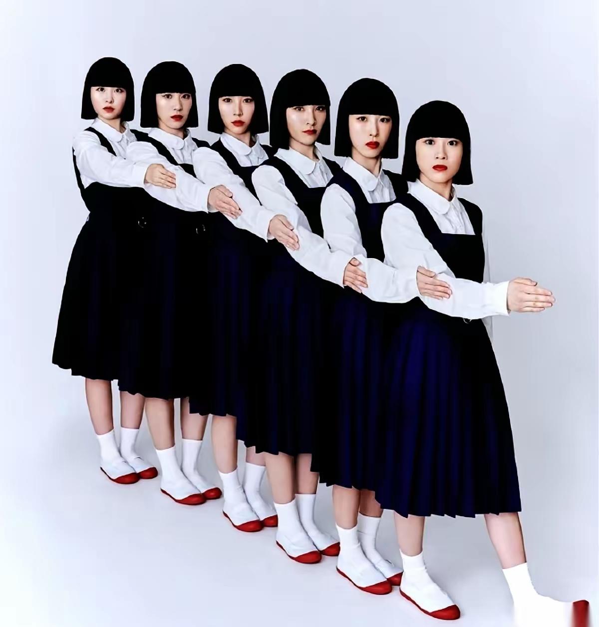 宇树的机器人，在国外参展，是为了恶心中国人的审美吗？哪个时代的中国女人是这样子