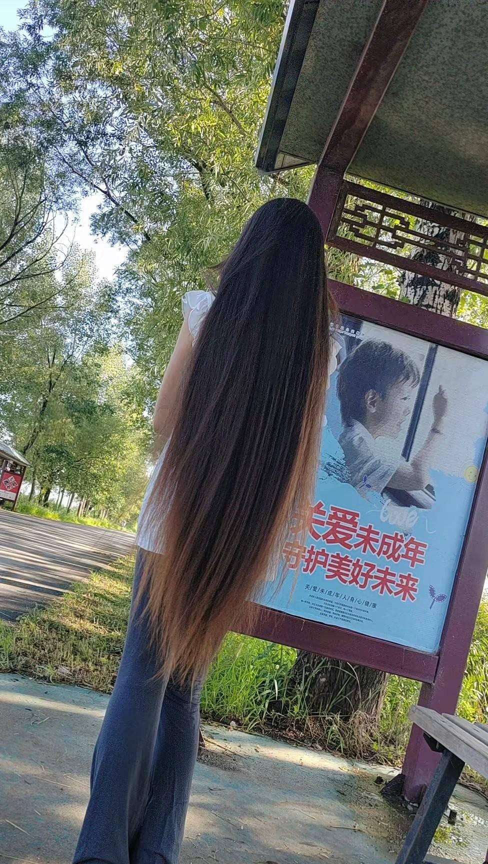 今天我的女儿结婚了，定亲结婚一起办的，彩礼8w陪嫁8w，只让女儿要一金，双