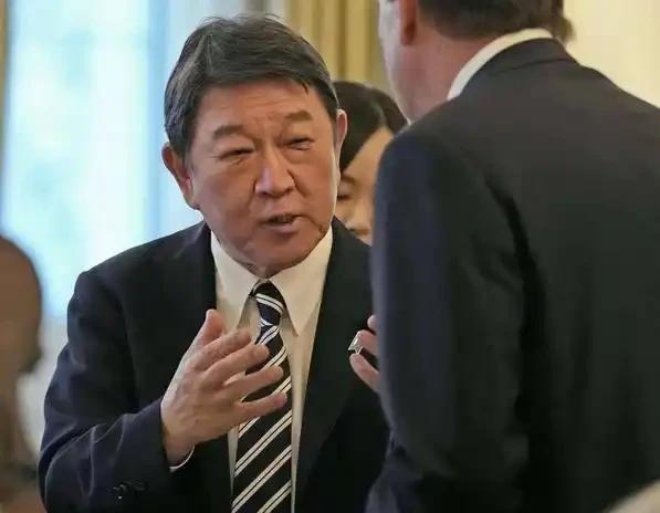 日本外相茂木敏充访美后透露，在晚宴上花了大量时间与美国副总统万斯讨论中国和台湾问