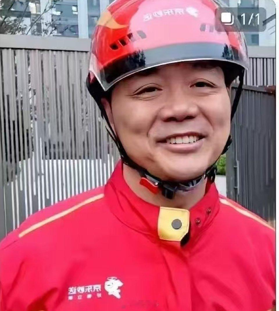 一个男人只要开始干体力活，就会看起来是一副很命苦的样子。​​​
