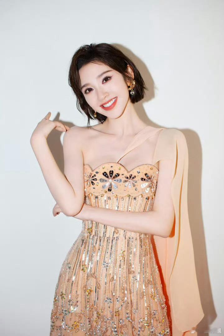 唐艺昕说自己是全能vocal唐艺昕说自己是全能姐姐唐艺昕也太敢说了！自信大方又