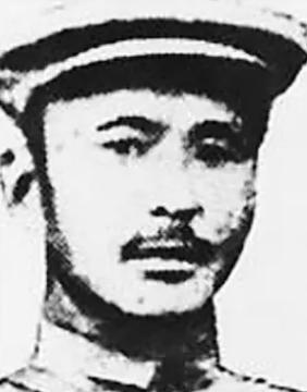1932年，一个地主婆变卖了所有家产，支持儿子抗日，儿子拿到钱后瞬间失联，4年后