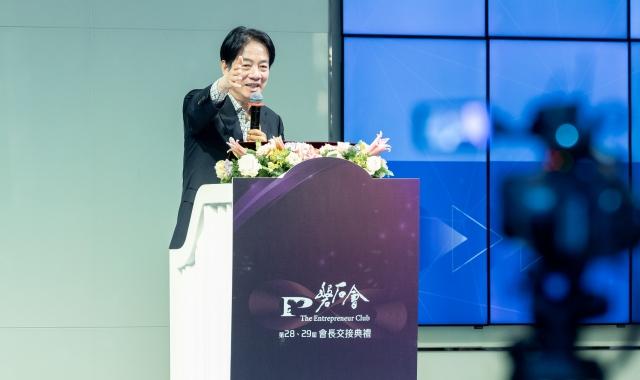 赖清德重启核能，绿铁粉崩溃，但选举仍会含泪挺民进党？赖清德提出核二、核三将送重