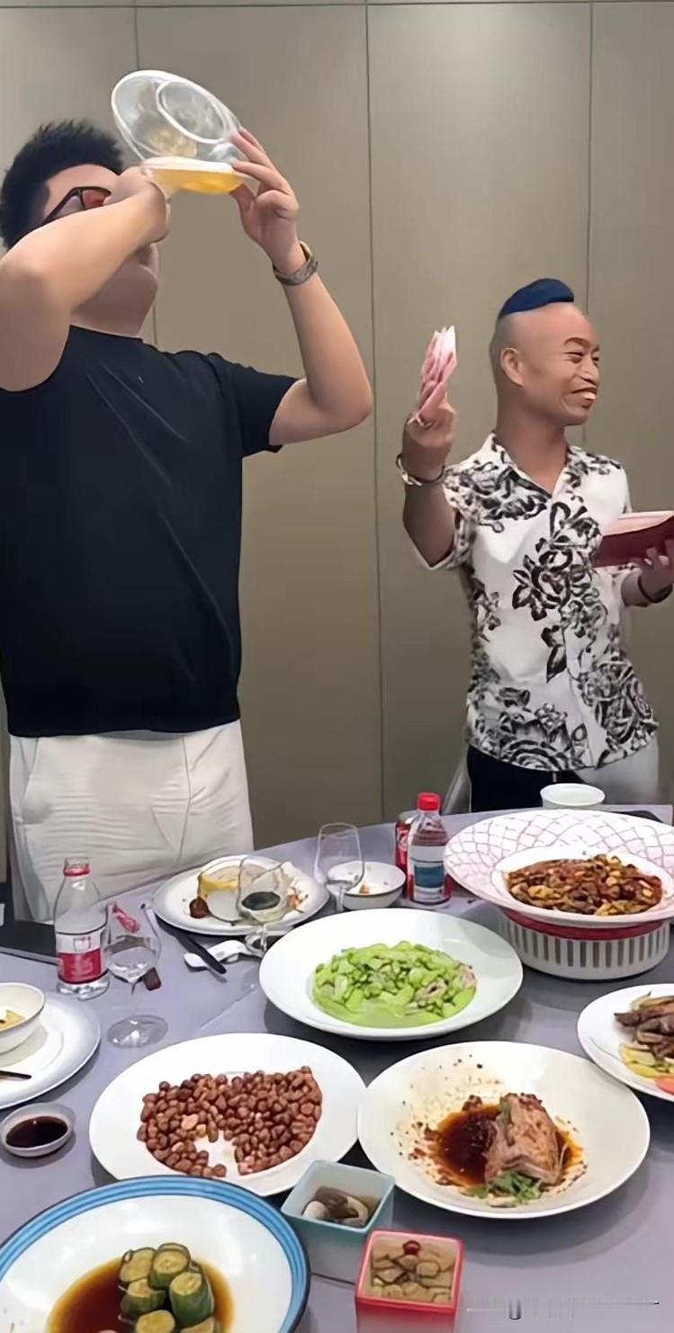 人性都是这样的！江苏南通“舞王”，焊舞帝，中集集团前电焊工，葛兵兵，有钱后太飘