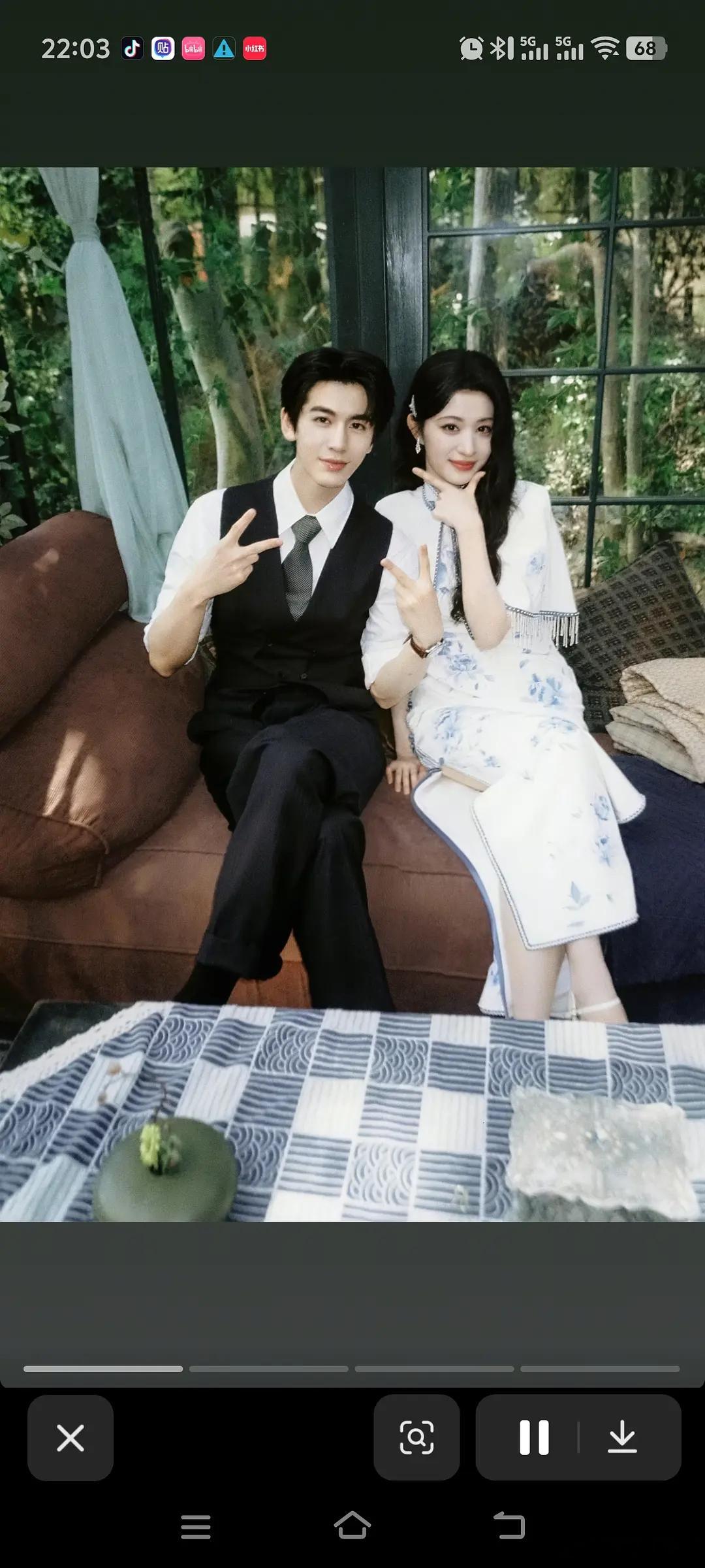 被嘲上热搜还不改？张凌赫妆容厚重感拉满，粉底液梗彻底甩不掉了