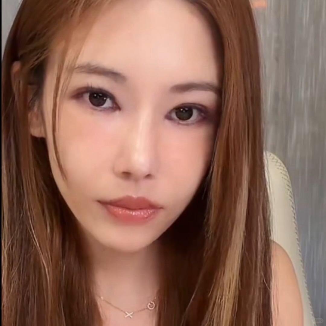 葛夕在直播间喊话：“留几手你不要老来我直播间东看西看，也不要老是上热搜扯上我，我