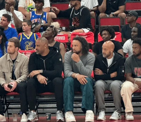 NBA夏季联赛火箭92-95负于快船。赛后，美记晒出被交易至太阳的狄龙-布鲁克