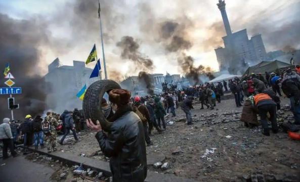 纳了闷了，俄罗斯几乎天天空袭乌克兰，但是为什么乌克兰依旧是不痛不痒的？其实说白了