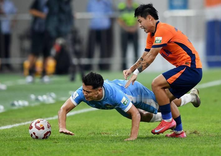 近期，足协主席再提外援放开之事，不出意外，继续遭到多数人的反对。反对者最大的例