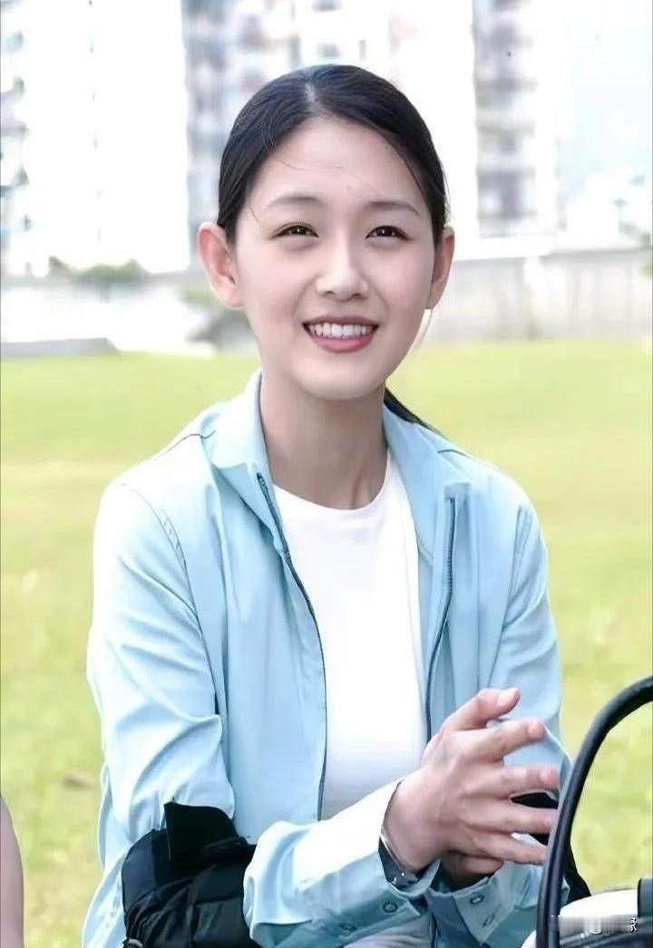 有没有发现大S有一个不好的地方，那就是习惯了做老大，大家都得听她的话。大S离