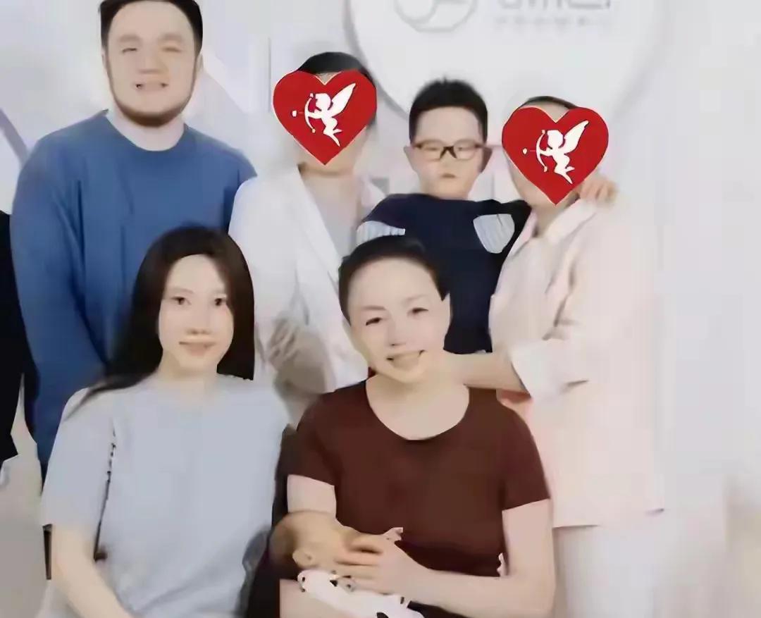 巴图给两个儿子起名为宋一鸣、宋一骁，让两个孩子不随自己姓英，而是随奶奶宋丹丹的姓