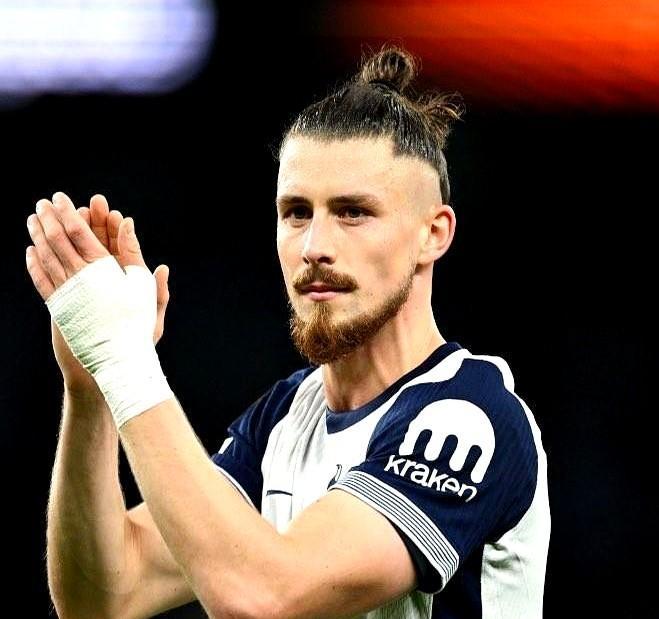 别怪德拉古辛在热刺踢不上球，他只是来错了地方。一个23岁、刚在热那亚踢出顶级数