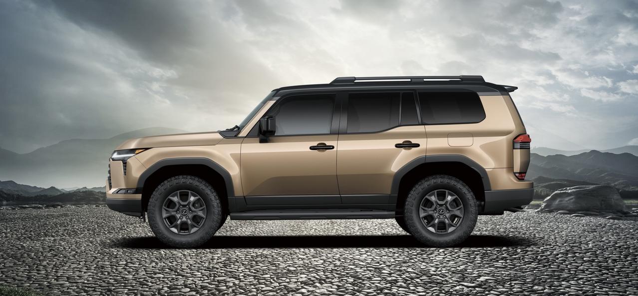 新款雷克萨斯GX上市了，售价77.8-89.98万。作为中大型硬派越野SUV