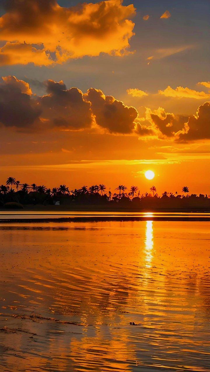 人到中年，别问意义你发现了吗？曾经一个路口出发的人，早就散到了四面八方。