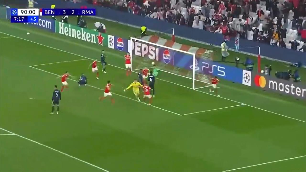 神剧情！慢镜还原本菲卡门将第98分钟逆天头槌绝杀皇马，全场沸腾