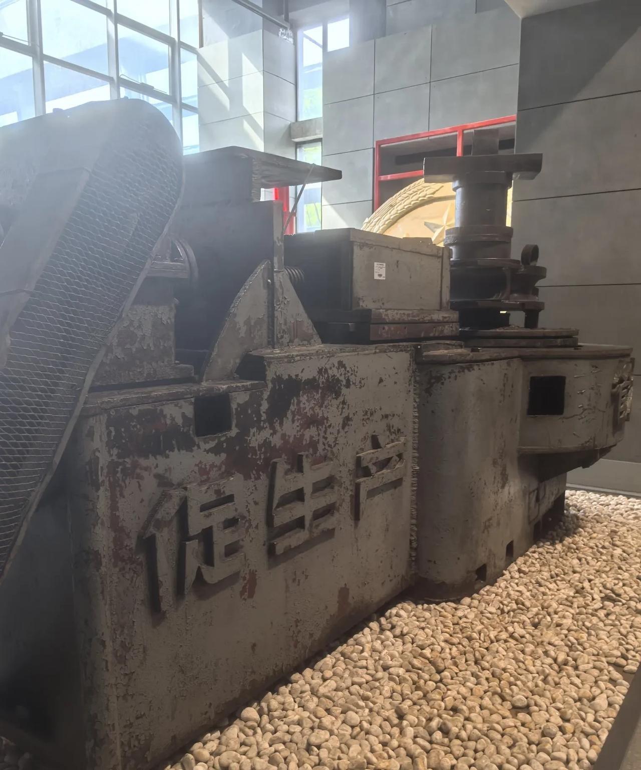 《扫毒风暴》在央视八套热播八集了，这部剧很受热追，主要是真实，剧中所有元素都体现