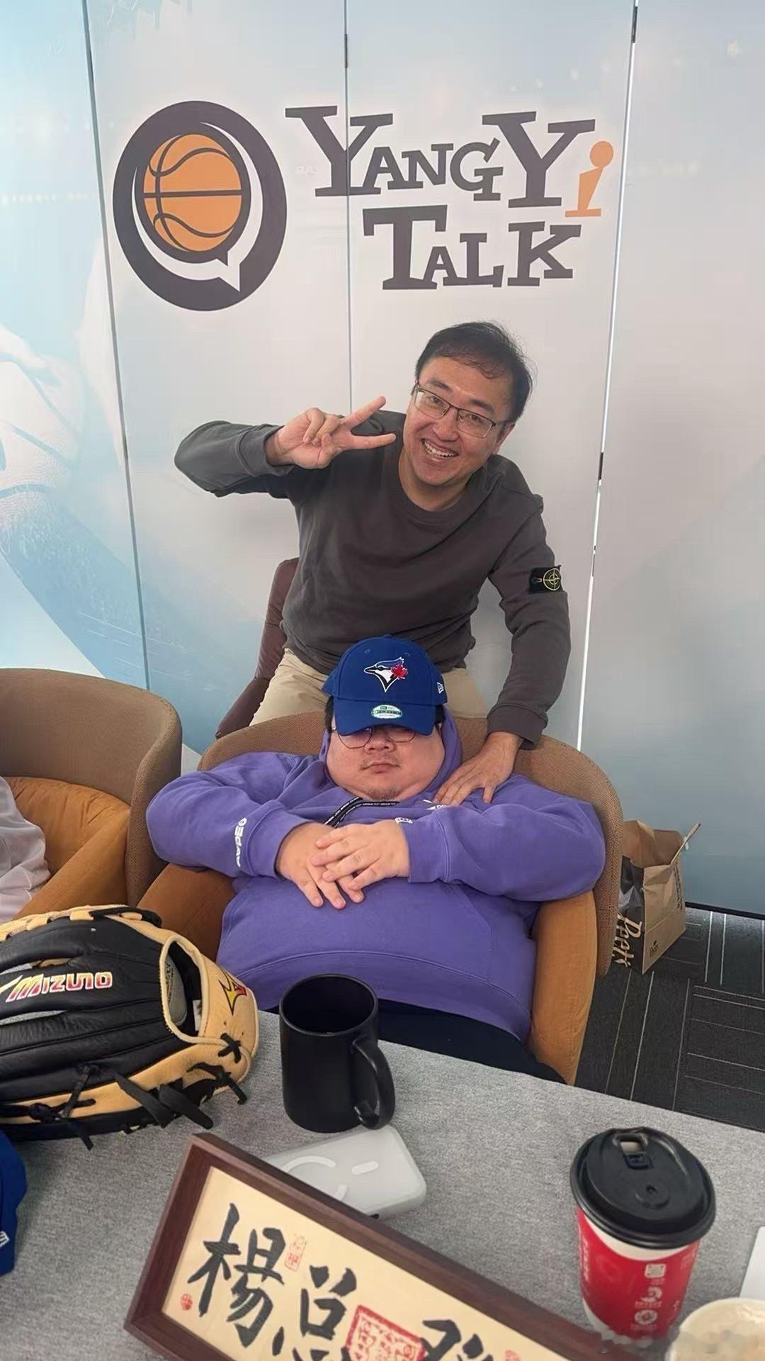 晚上7点半继续，今天马拉松式直播...​​​