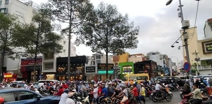 2026年6月，当新加坡官方媒体亚洲新闻台（CNA）推出那部长达93分钟的纪录片