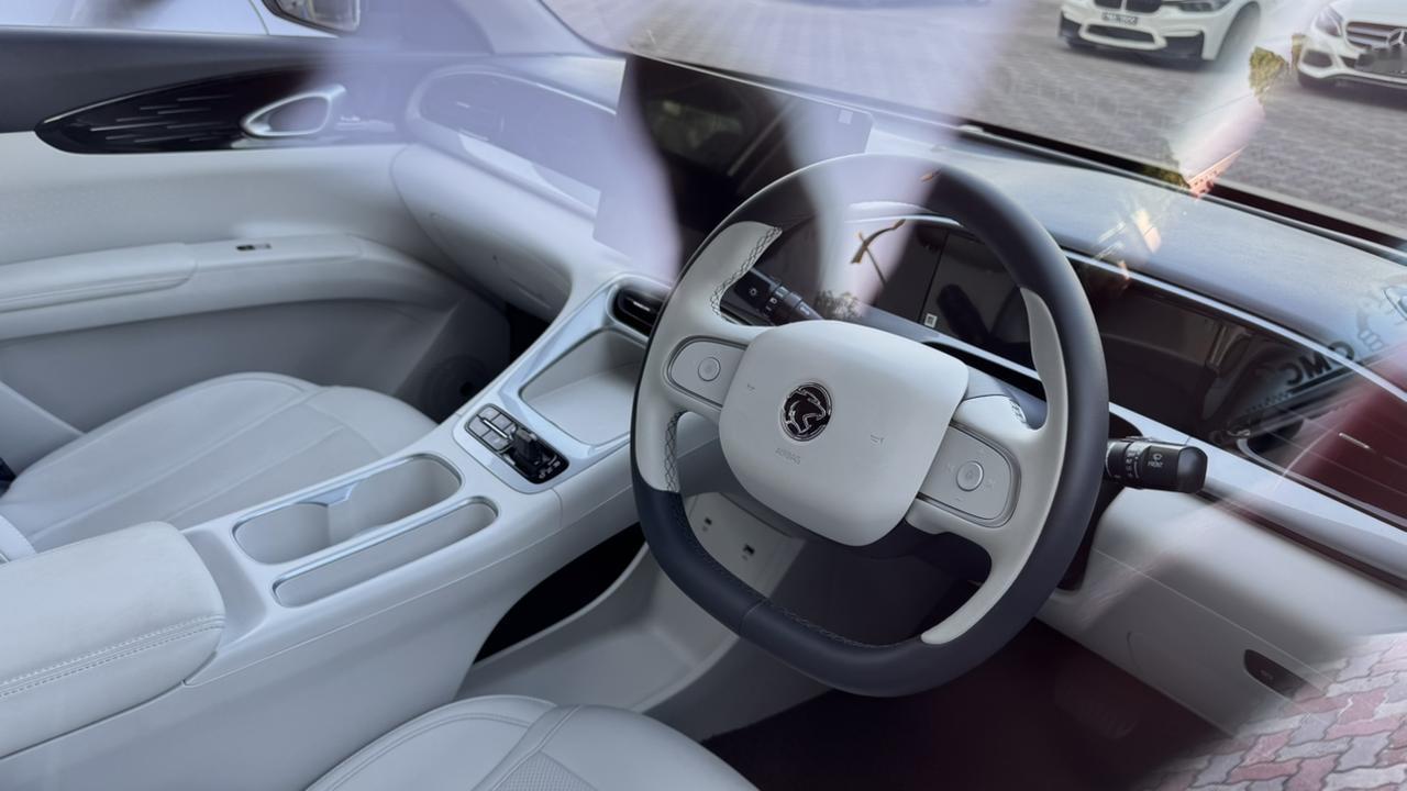 由于有马来西亚国民品牌Proton宝腾罩着吉利引进新车的成功率是非常高银河E