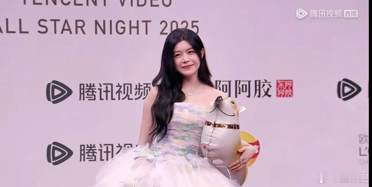 陈妍希带着小狗来了是这个小狗啊