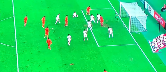 中国U23男足赢了！2-1东帝汶，剧情比夜市烤串还上头 西安球场的草皮还没来