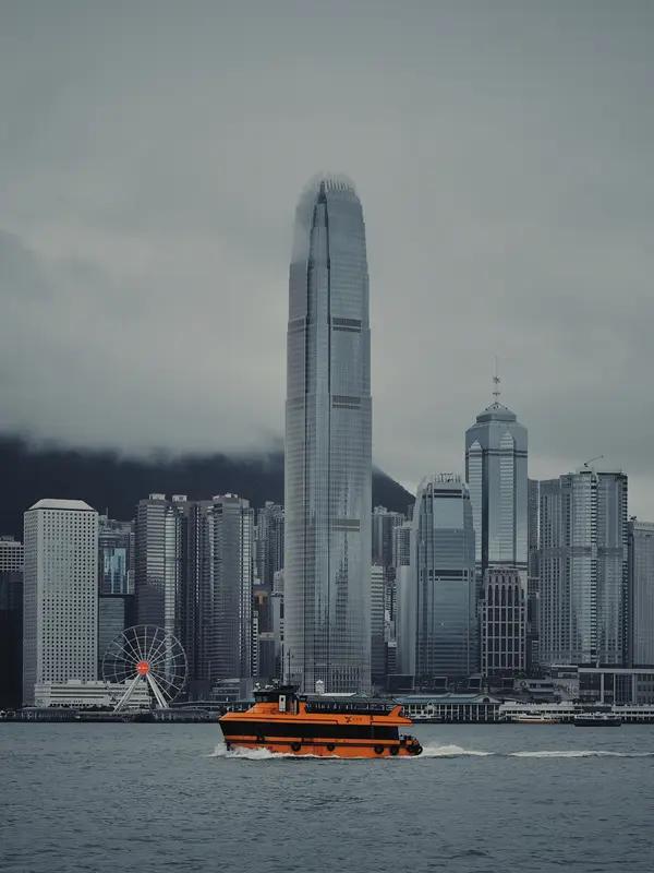 刚刚官宣！香港首次超越瑞士，登顶全球第一！全球财富格局彻底变了5月27日波士