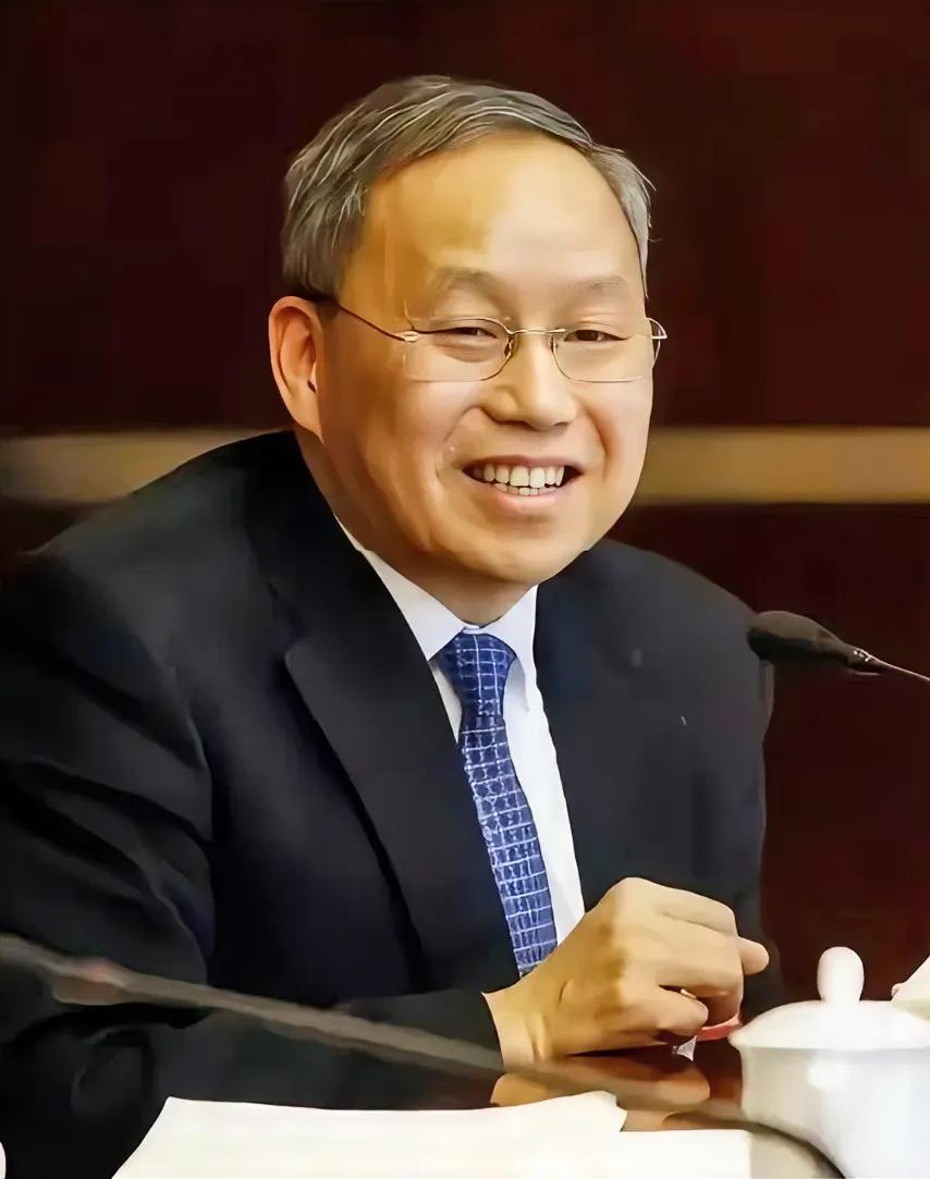 我敢打包票赛力斯跟华为复合后，就算给张总十个亿，他估计也不会再甘心当华为的“