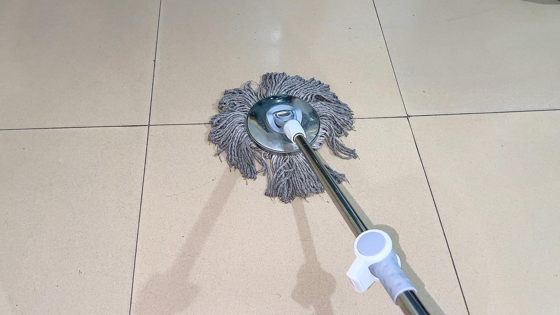 用清水拖地等于白拖,在水里倒一点它,拖一次地一周不用拖都干净