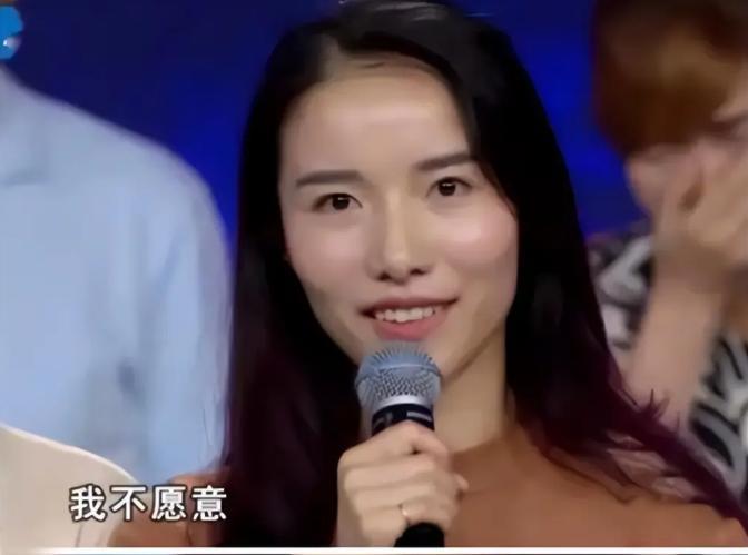 “给你50万，以后别再联系孩子了！”湖北一名工人靠扛煤气罐，将被捡来的女弃婴培养